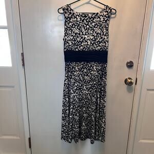 Jessica Howard Black and White Floral Dress Size 12 Petite silky flowy